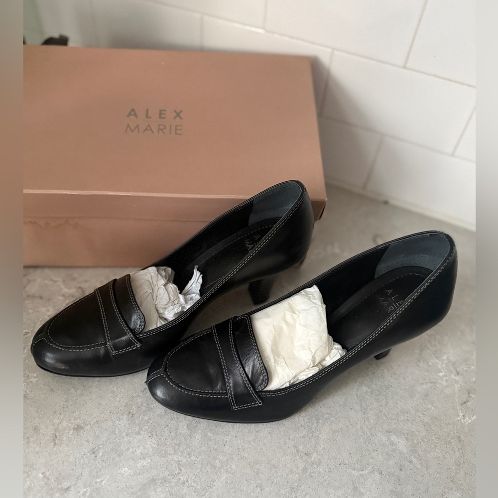 New Alex Marie Classic leather Black rude kitten Heels pumps women’s Sz 8.5